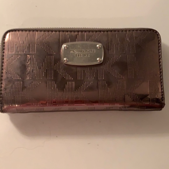 Silver/Copper Micheal Kors Wallet - Picture 1 of 3